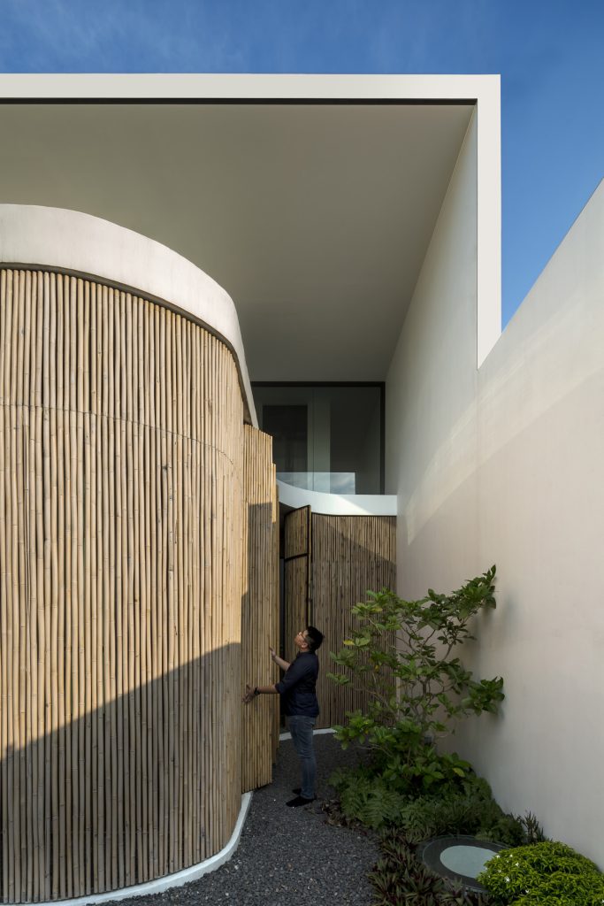 12 Coronation Drive
