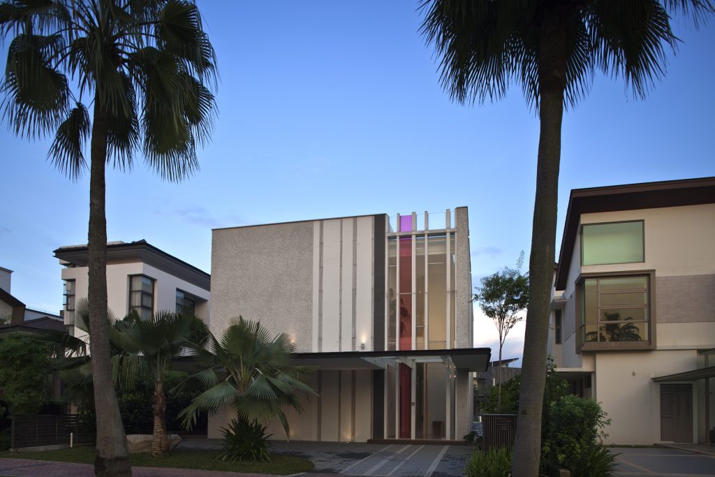 Wallflower Sun Cap House 01