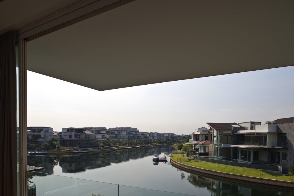 Wallflower Sun Cap House 11