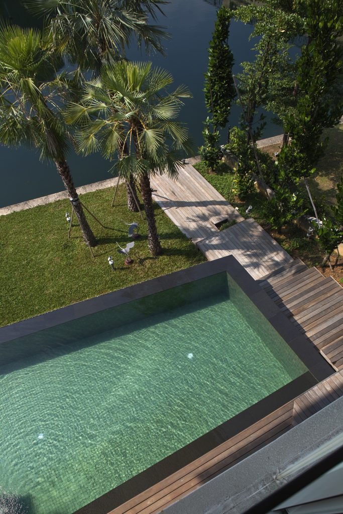 Wallflower Sun Cap House 12