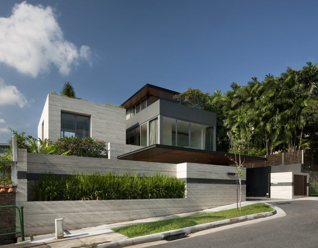 Wallflower Travertine Dream House 01