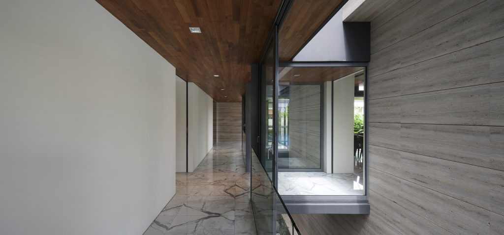 Wallflower Travertine Dream House 06