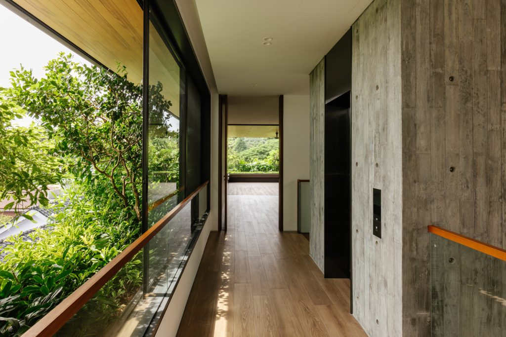 Beyond the Lattice House (11)