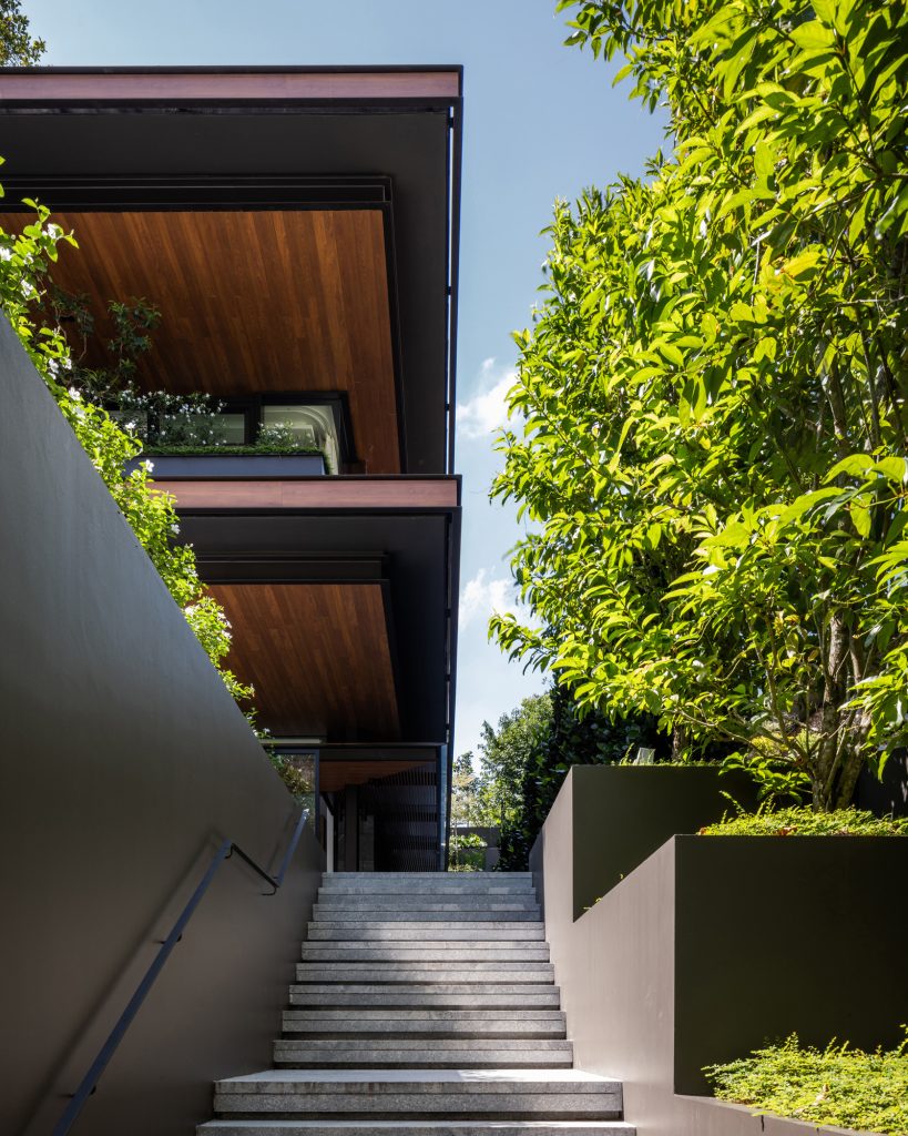 House of Stillness (2)